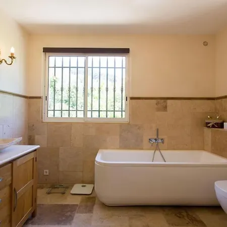 Spacious Cannes With Ac Throughout And Large Private Pool * 瓦洛里