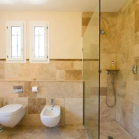 Spacious Cannes With Ac Throughout And Large Private Pool * 瓦洛里