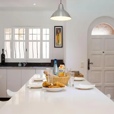 Spacious Cannes With Ac Throughout And Large Private Pool *