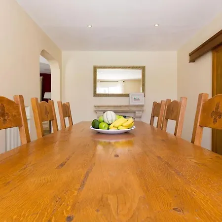Spacious Cannes With Ac Throughout And Large Private Pool 발로리스