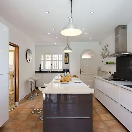 Spacious Cannes With Ac Throughout And Large Private Pool * Vallauris